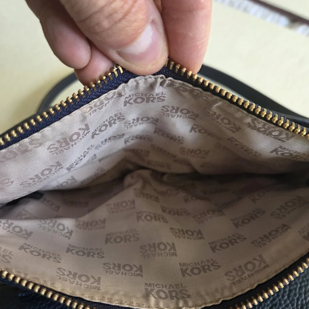 Michael Kors Double Zipper Crossbody/Sling Wallet - Picture 6 of 9
